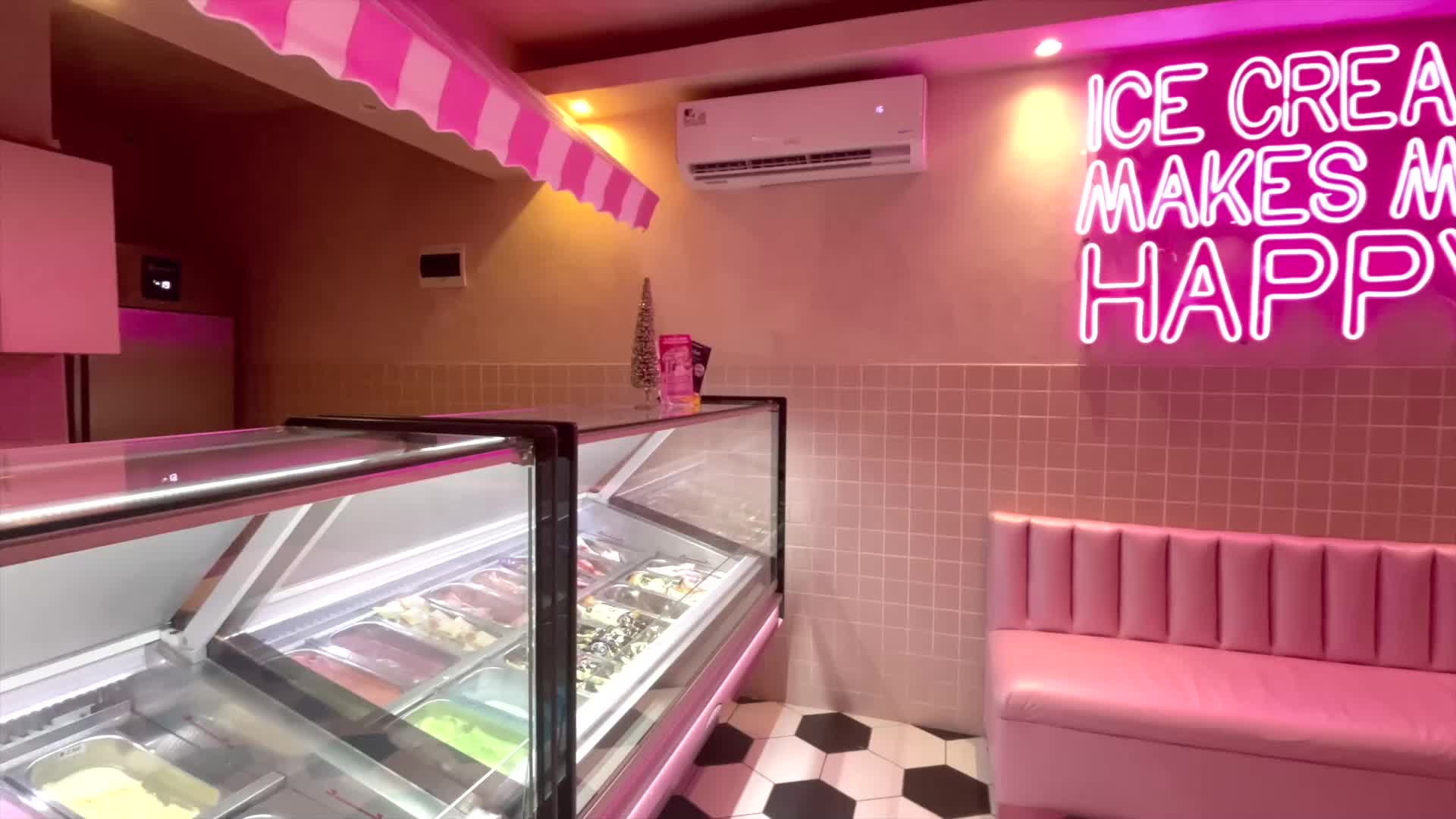A promotional video introducing the Heladeria Yummy at Playa Palmera Beach Resort, and the ice cream dessert offerings. 